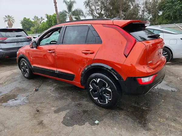 KNDCR3L16P5045966 2023 KIA NIRO - Image 2