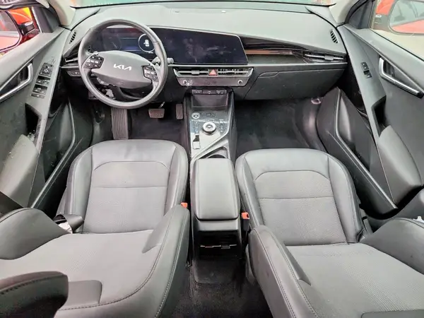 KNDCR3L16P5045966 2023 KIA NIRO - Image 8