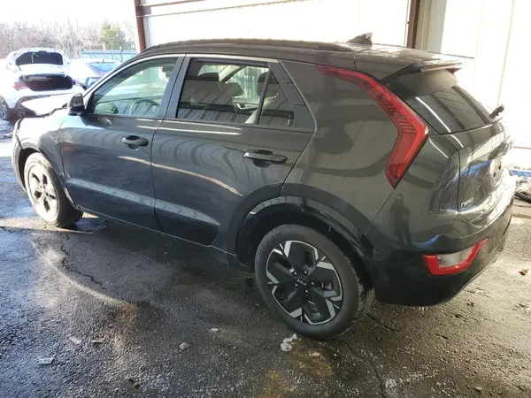 KNDCR3L16P5048401 2023 KIA NIRO - Image 2