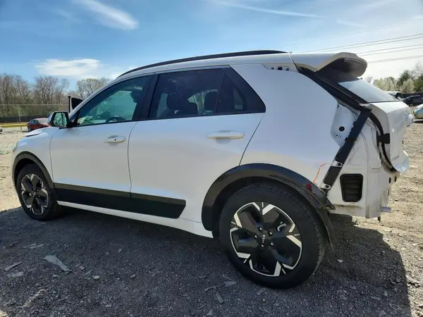 KNDCR3L16P5053338 2023 KIA NIRO - Image 2