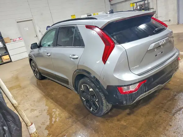 KNDCR3L16P5054294 2023 KIA NIRO - Image 2