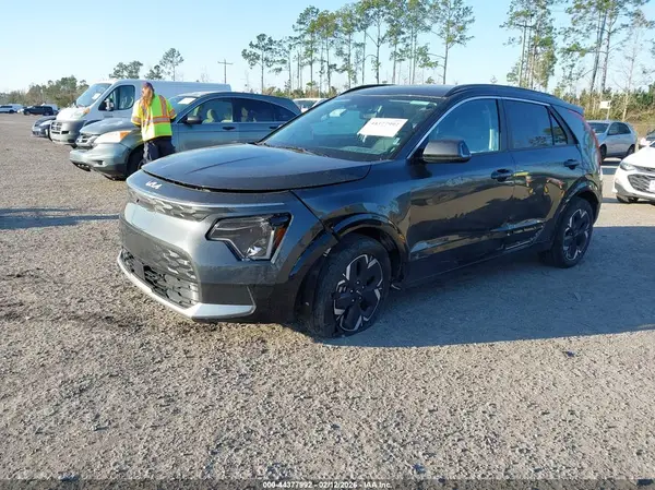 KNDCR3L16R5086472 2024 KIA NIRO - Image 2