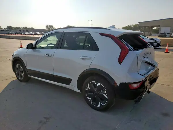 KNDCR3L16R5094586 2024 KIA NIRO - Image 2
