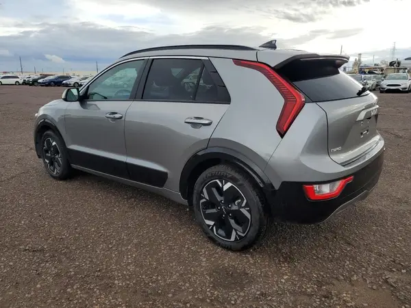 KNDCR3L16R5103075 2024 KIA NIRO - Image 2