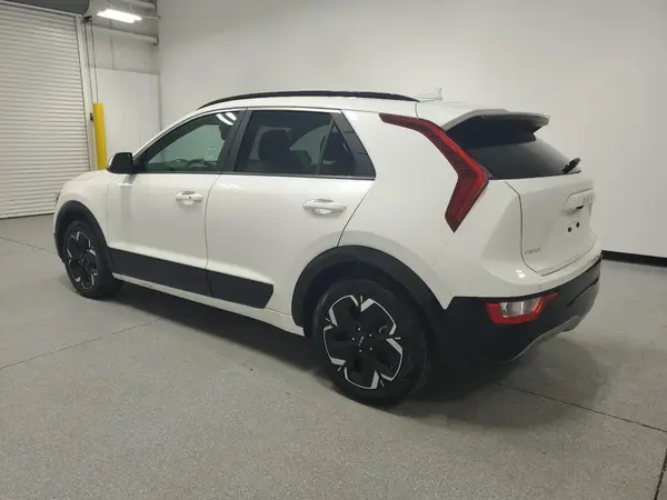 KNDCR3L16R5110690 2024 KIA NIRO - Image 2