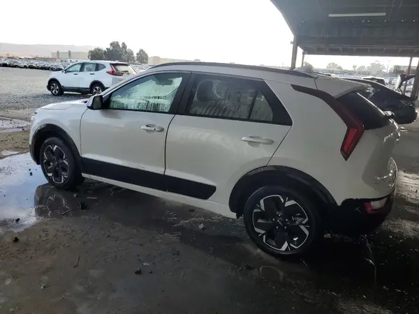 KNDCR3L17P5021403 2023 KIA NIRO - Image 2