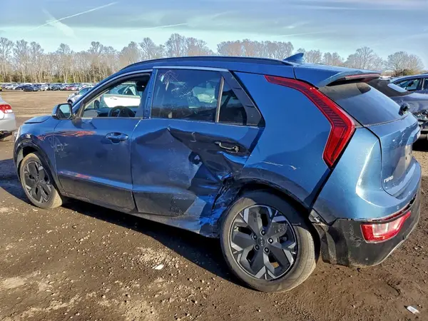 KNDCR3L17P5022664 2023 KIA NIRO - Image 2