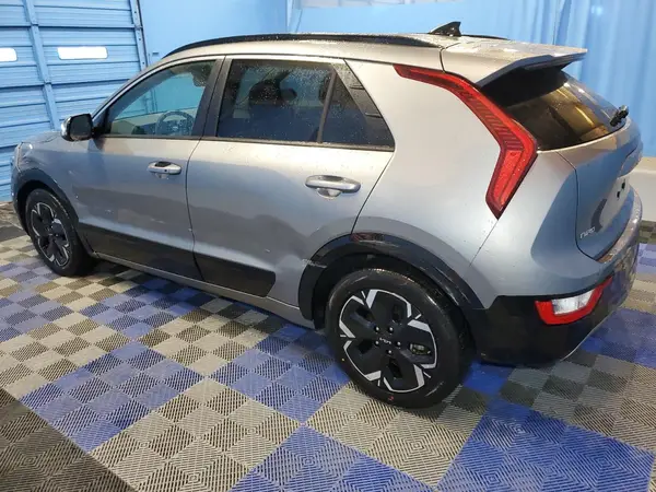 KNDCR3L17P5026343 2023 KIA NIRO - Image 2