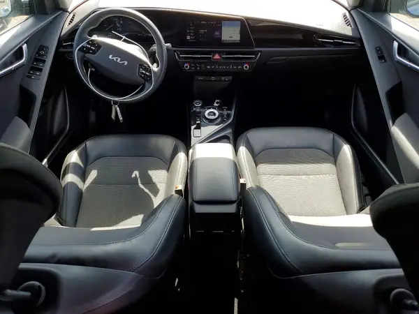 KNDCR3L17P5026925 2023 KIA NIRO - Image 8