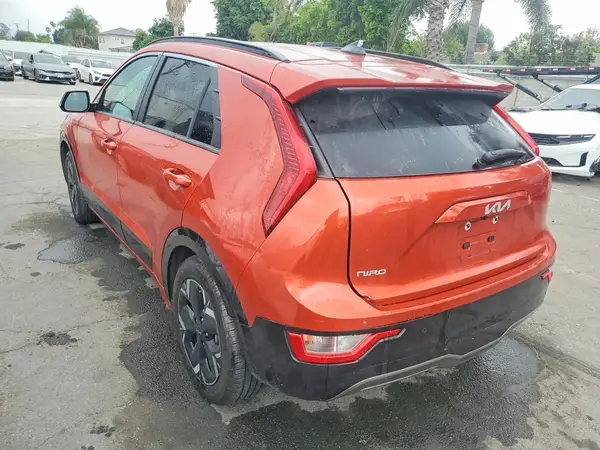 KNDCR3L17P5027086 2023 KIA NIRO - Image 2
