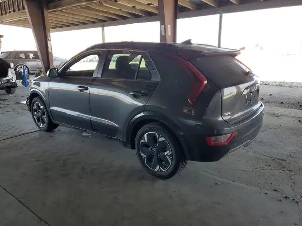 KNDCR3L17P5029890 2023 KIA NIRO - Image 2