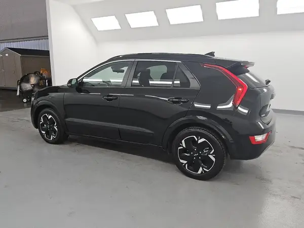 KNDCR3L17P5033776 2023 KIA NIRO - Image 2