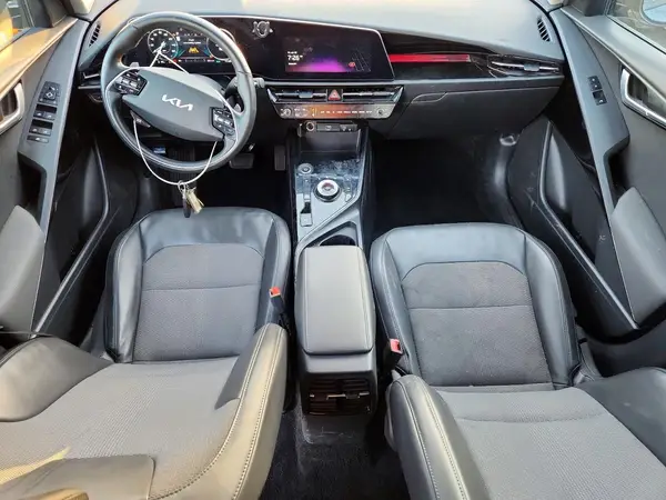 KNDCR3L17P5034426 2023 KIA NIRO - Image 8