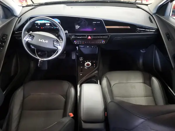 KNDCR3L17P5045135 2023 KIA NIRO - Image 8