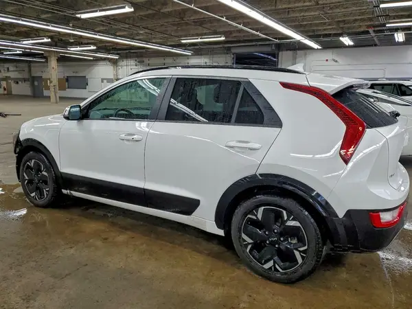 KNDCR3L17P5045247 2023 KIA NIRO - Image 2