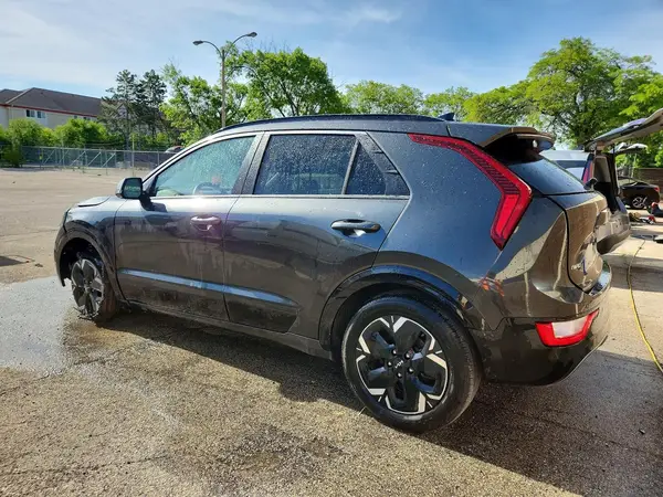KNDCR3L17P5045295 2023 KIA NIRO - Image 2