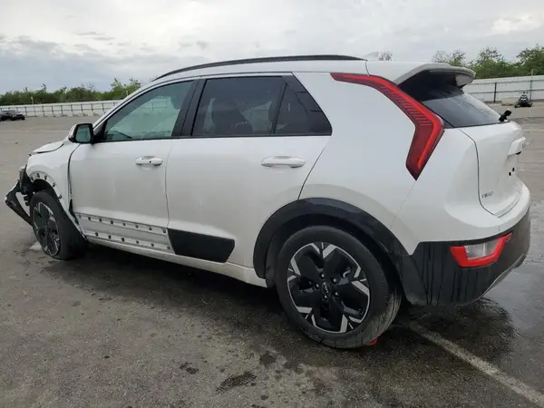 KNDCR3L17P5045507 2023 KIA NIRO - Image 2