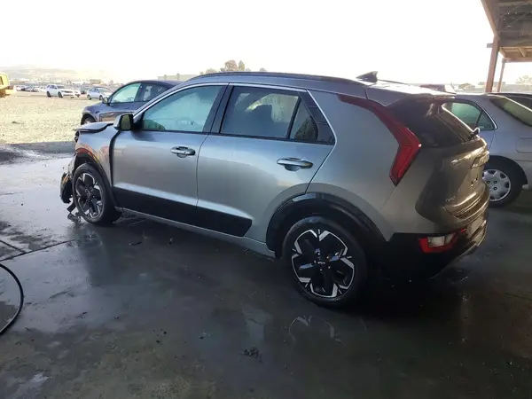 KNDCR3L17P5045863 2023 KIA NIRO - Image 2