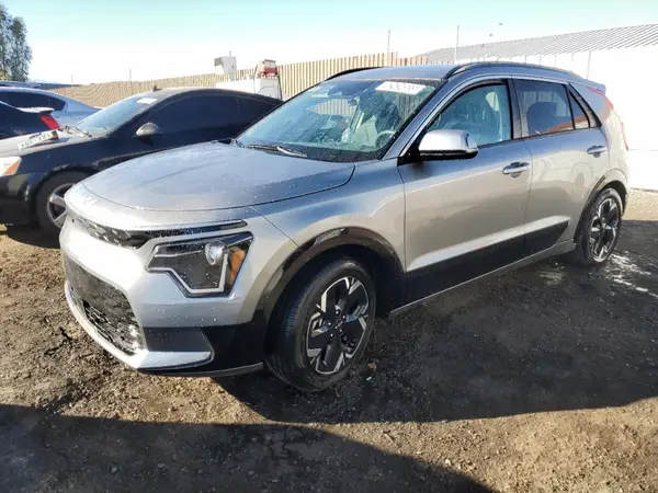 KNDCR3L17P5045944 2023 KIA NIRO - Image 1