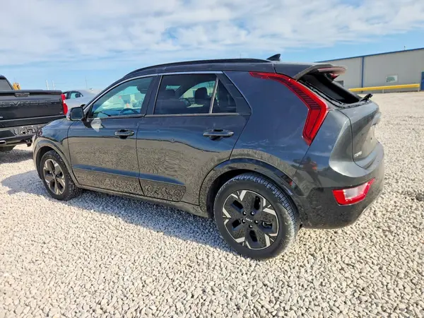 KNDCR3L17P5048701 2023 KIA NIRO - Image 2