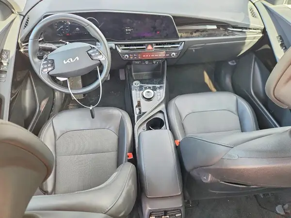 KNDCR3L17P5048701 2023 KIA NIRO - Image 8