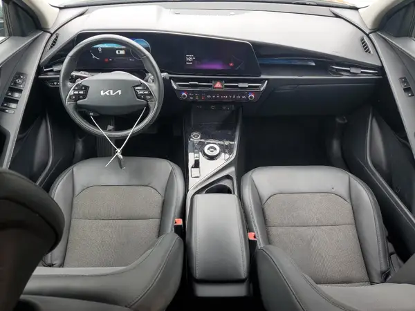 KNDCR3L17P5050335 2023 KIA NIRO - Image 8