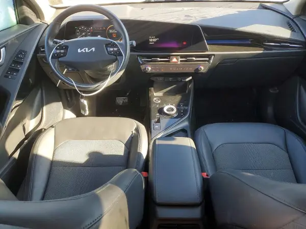 KNDCR3L17P5052960 2023 KIA NIRO - Image 8