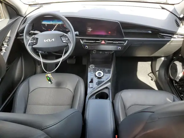 KNDCR3L17P5054658 2023 KIA NIRO - Image 8