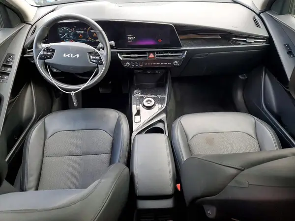 KNDCR3L17P5054661 2023 KIA NIRO - Image 8
