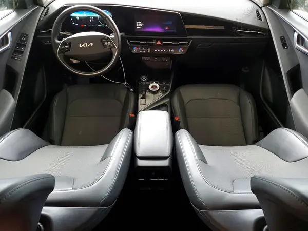 KNDCR3L17P5072397 2023 KIA NIRO - Image 8