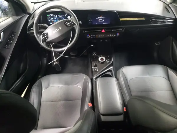 KNDCR3L17P5072447 2023 KIA NIRO - Image 8
