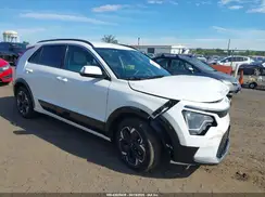 KNDCR3L17P5076353 2023 KIA NIRO