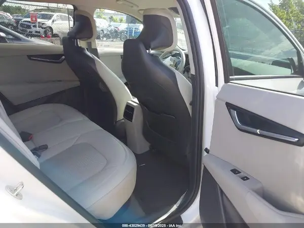 KNDCR3L17P5076353 2023 KIA NIRO - Image 8