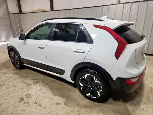 KNDCR3L17R5090885 2024 KIA NIRO - Image 2