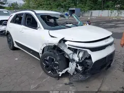 KNDCR3L17R5098355 2024 KIA NIRO