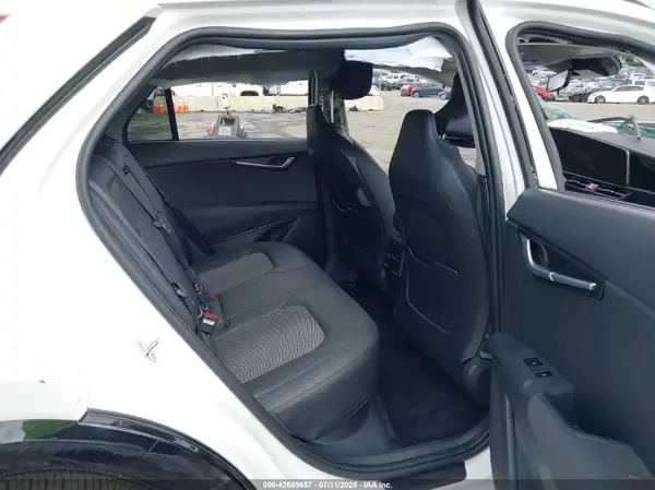 KNDCR3L17R5098355 2024 KIA NIRO - Image 8