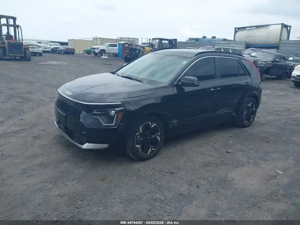 KNDCR3L17R5102324 2024 KIA NIRO - Image 2