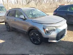 KNDCR3L17R5106230 2024 KIA NIRO