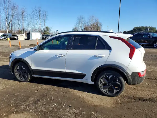 KNDCR3L17R5107572 2024 KIA NIRO - Image 2