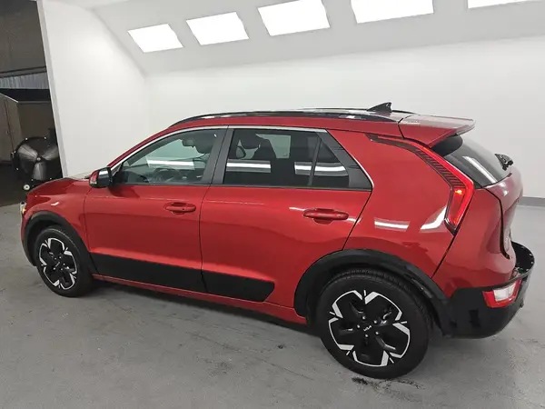 KNDCR3L17R5110424 2024 KIA NIRO - Image 2