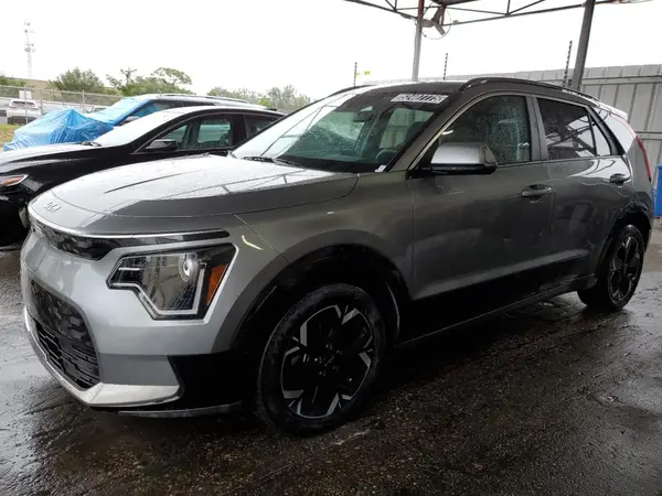 KNDCR3L17R5127191 2024 KIA NIRO - Image 1