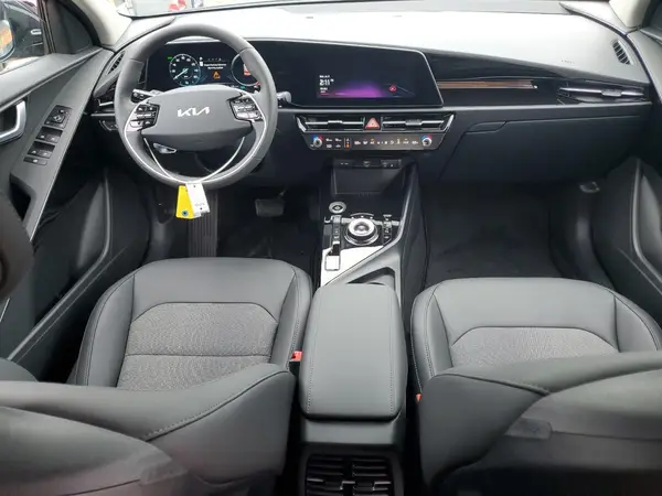 KNDCR3L17S5136270 2025 KIA NIRO - Image 8