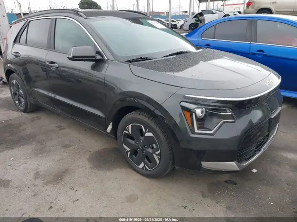 KNDCR3L17S5136544 2025 KIA NIRO - Image 1