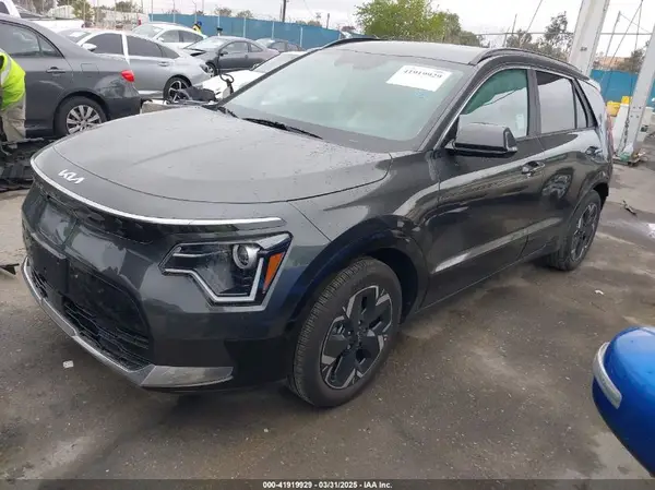 KNDCR3L17S5136544 2025 KIA NIRO - Image 2