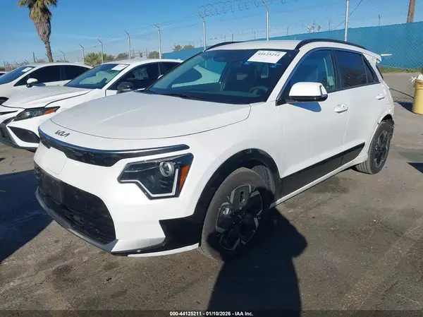 KNDCR3L17S5143249 2025 KIA NIRO - Image 2