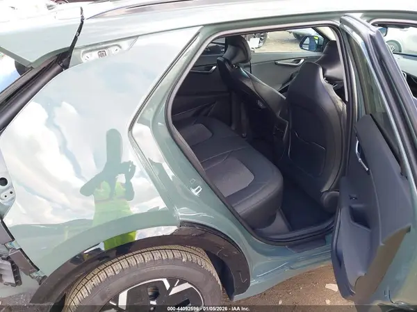 KNDCR3L17S5144899 2025 KIA NIRO - Image 8