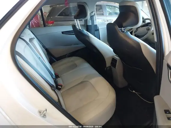 KNDCR3L18P5015920 2023 KIA NIRO - Image 8