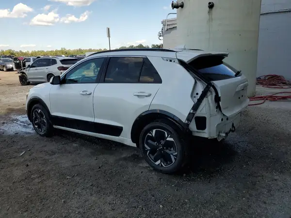 KNDCR3L18P5022656 2023 KIA NIRO - Image 2