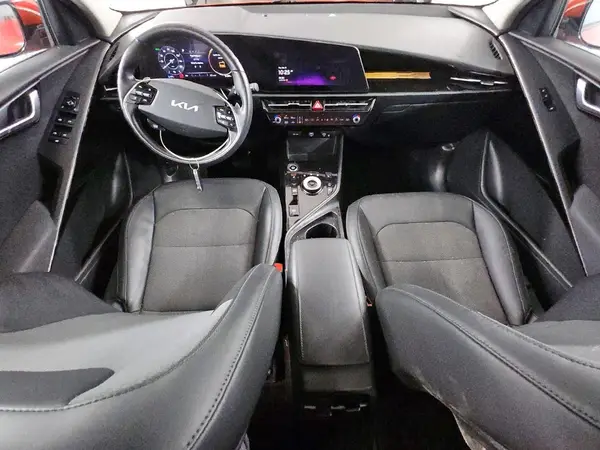 KNDCR3L18P5024536 2023 KIA NIRO - Image 8