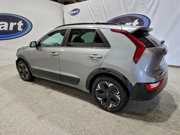 KNDCR3L18P5025606 2023 KIA NIRO - Image 2